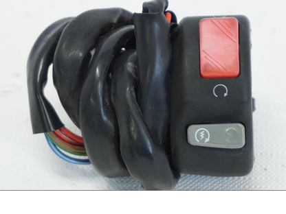 Framsidan på Styrelreglage från en Yamaha TDM 850 -1998 motorcykel.