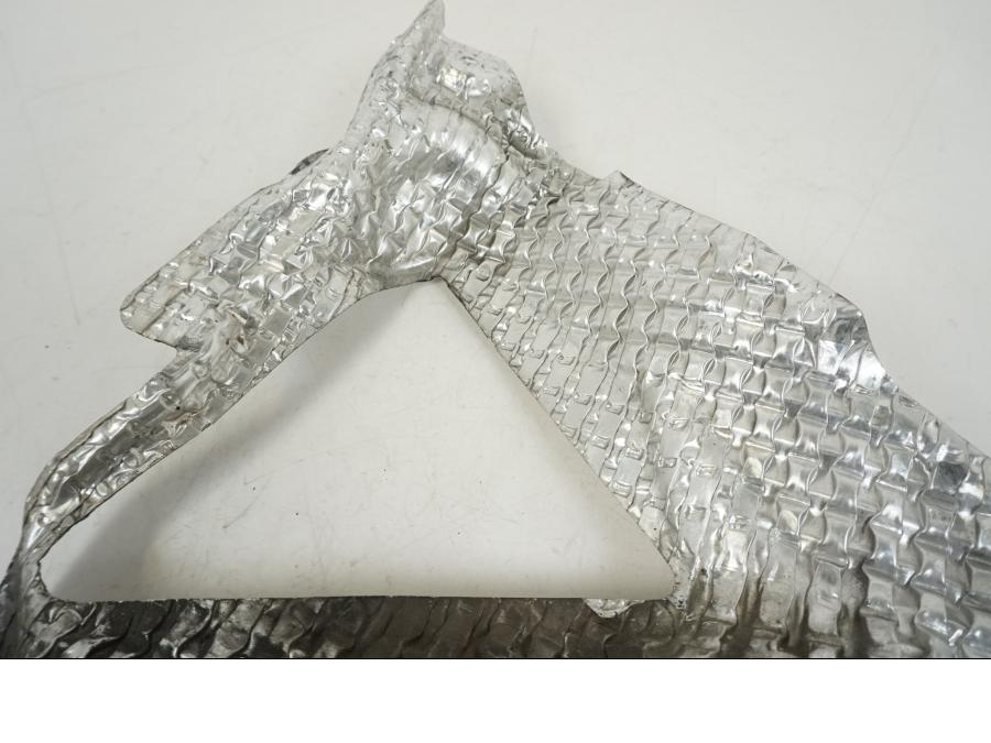 Snett nerifrån på Värmeskydd från en Suzuki GSX-R 1000 -2007 motorcykel.