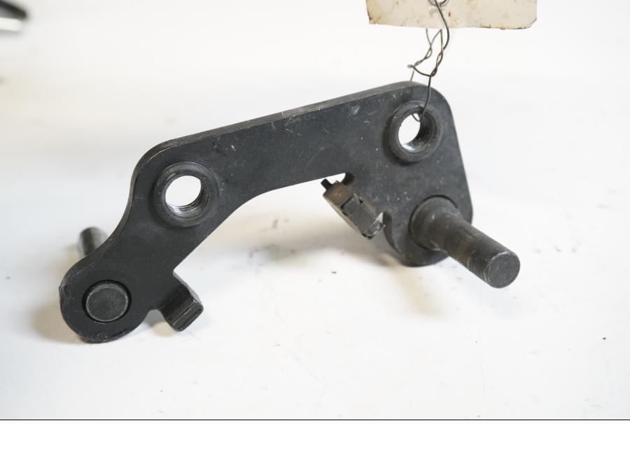 Framsidan på Bromsoksfäste från en Kawasaki VN 1700 Classic Tourer -2009 motorcykel.