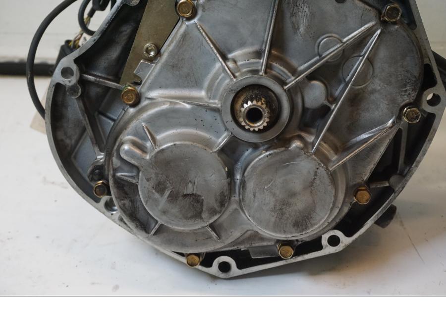 Höger sida på Växellåda från en BMW K 1200 LT -2004 motorcykel.
