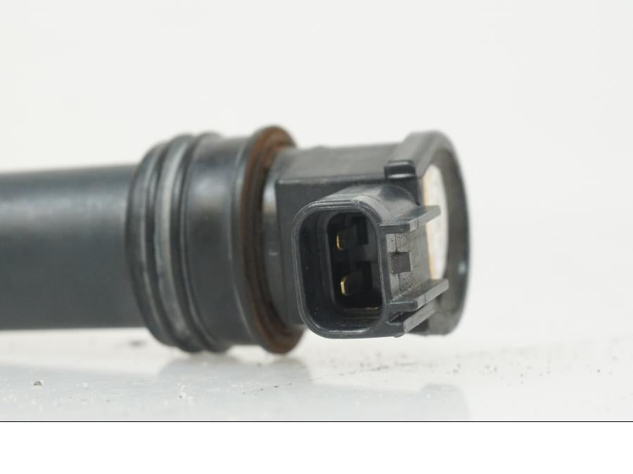 Vänster sida på <p>Tändspole till Triumph Sprint RS.</p>

<p>1,2 Ohm</p> motorcykel.