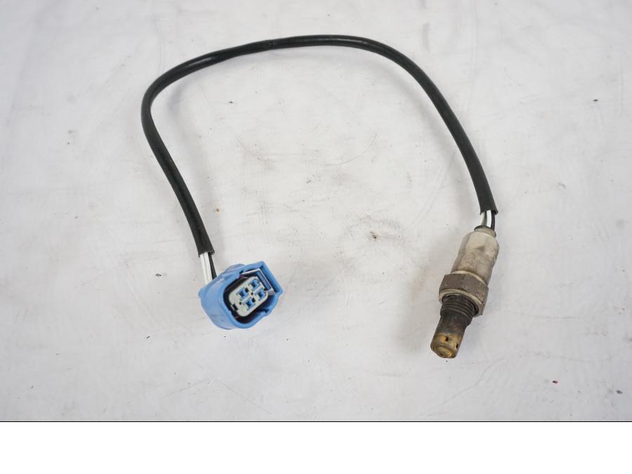 Framsidan på Lambdasond från en Honda VFR 1200 -2010 motorcykel.