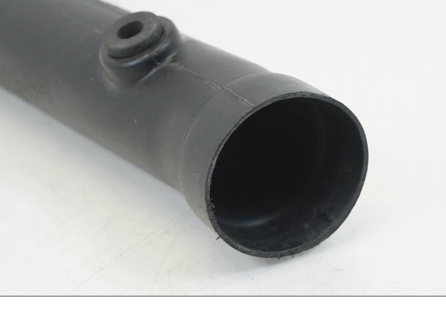 Vänster sida på Luftrör från en Triumph TT 600 -2002 motorcykel.