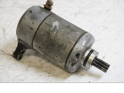 Framsidan på Startmotor från en Yamaha FZR 1000 -1993 motorcykel.