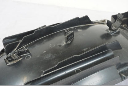 Höger sida på Undertail från en BMW R 1200 GSA -2012 motorcykel.