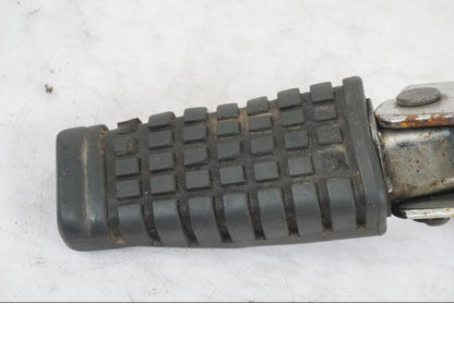 Höger sida på Fotpinne från en Kawasaki KL 650A -1987 motorcykel.