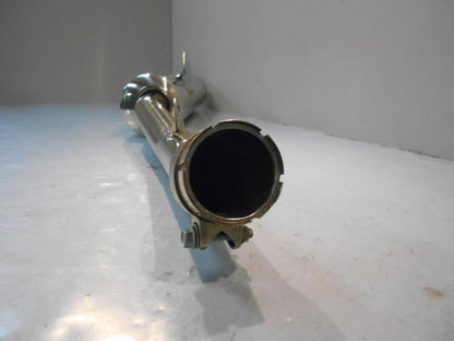 Snett nerifrån på Ljuddämpare från en Kawasaki ZZ-R 1400 -2008 motorcykel.