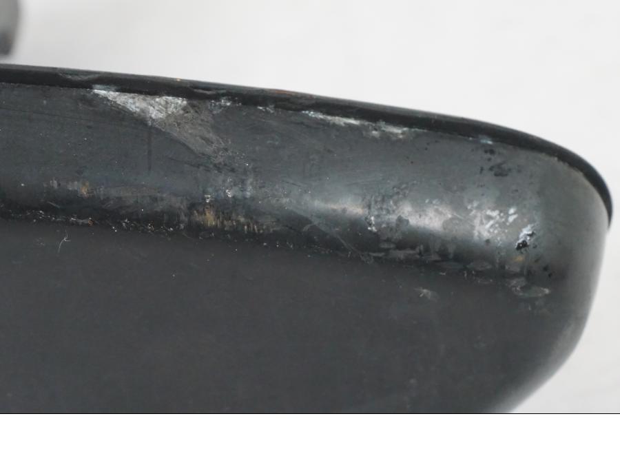 Snett nerifrån på Fotpinneplatta från en H-D Street Glide FLHX -2012 motorcykel.