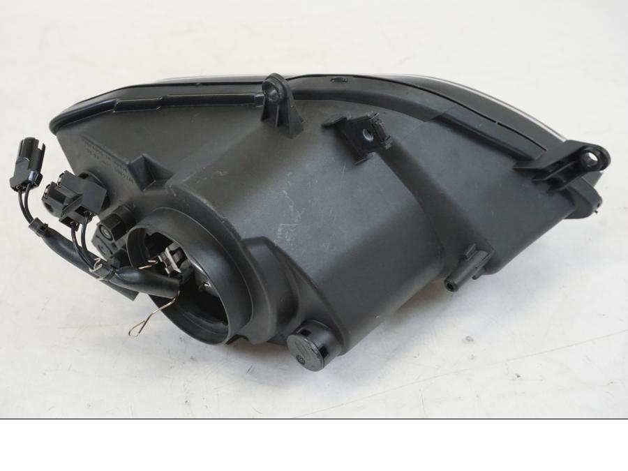 Extrabild6 på Strålkastare från en BMW S 1000 XR -2014 motorcykel.