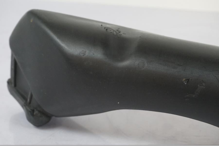 Höger sida på Luftrör från en Aprilia RS 125 -2000 motorcykel.