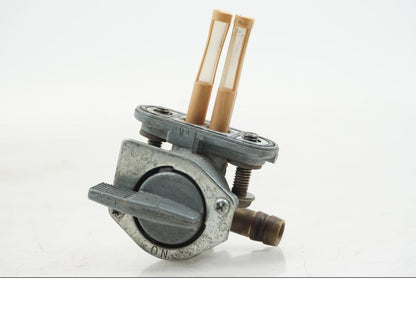 Framsidan på Bensinkran från en Yamaha YZF R6 -1999 motorcykel.