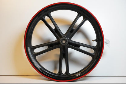 Framsidan på Fälg från en Yamaha YZF-R 125 -2009 motorcykel.