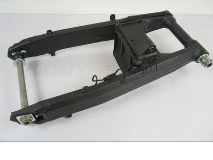 Vänster sida på Sving från en Kawasaki Z 900 -2021 motorcykel.