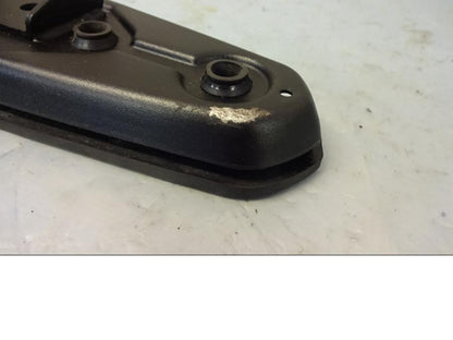 Höger sida på Fotplatta från en Indian Chieftain Dark Horse -2018 motorcykel.