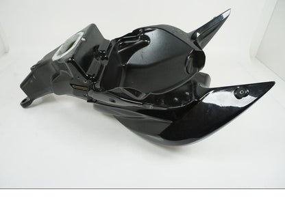 Vänster sida på Bensintank från en MV Agusta Brutale 800 -2019 motorcykel.