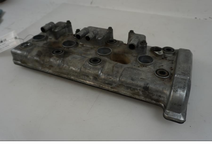 Höger sida på Ventilkåpa från en Yamaha FJR 1300 -2005 motorcykel.