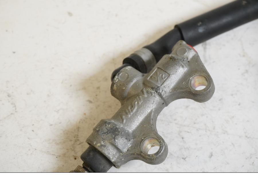 Baksidan på Bromshuvudcylinder från en Kawasaki ZX-6R -1999 motorcykel.