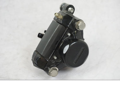 Framsidan på Bromsok från en Yamaha XVS 1100 -2004 motorcykel.