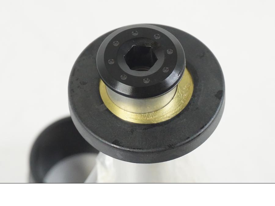 Extrabild2 på Gaffelkrona från en KTM 1290 Super Duke R EVO -2023 motorcykel.