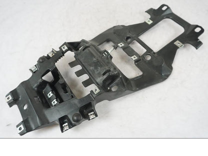 Vänster sida på Undertail från en Yamaha MT 125 -2017 motorcykel.