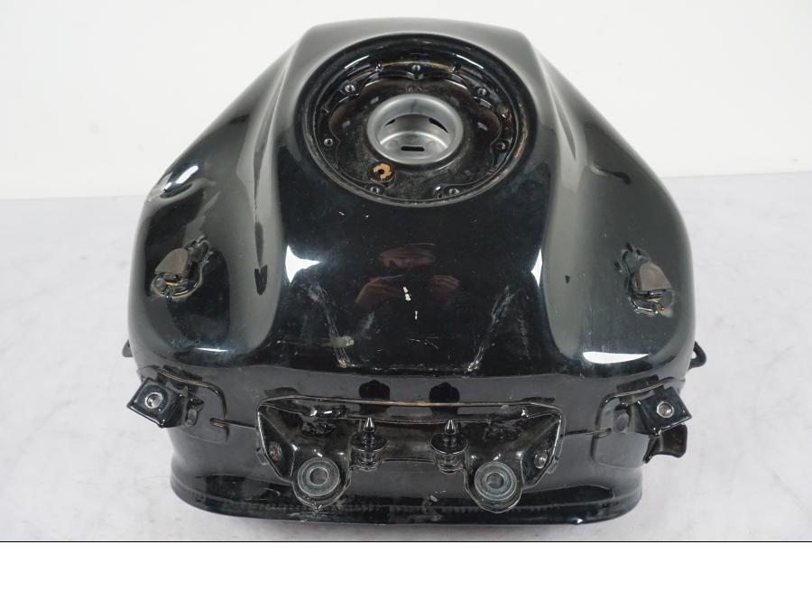 Höger sida på Bensintank från en KTM 390 Duke -2018 motorcykel.