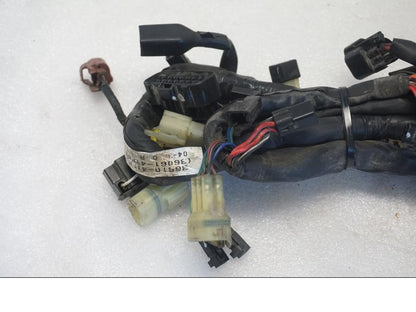 Höger sida på Kabelstam från en Suzuki VL 800 -2004 motorcykel.