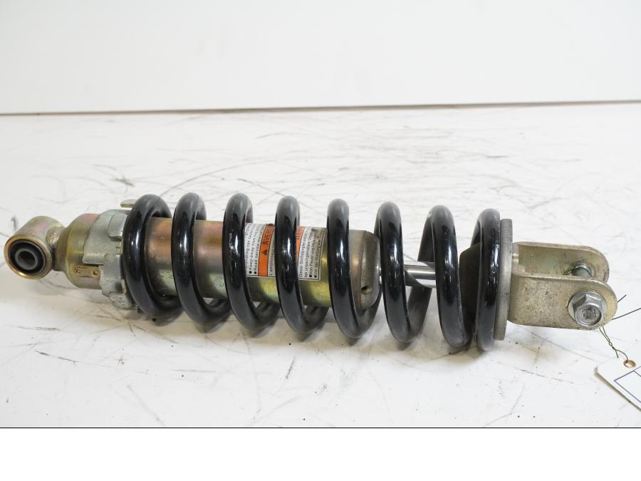 Framsidan på Stötdämpare från en Suzuki VL 800 -2001 motorcykel.