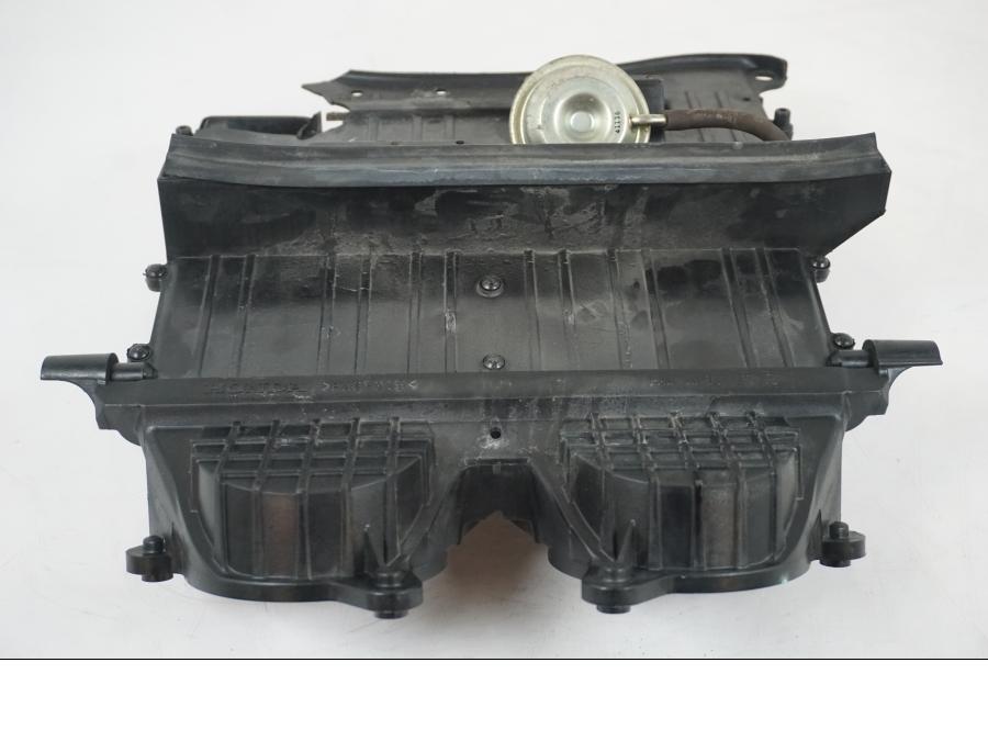 Snett uppifrån på Luftburksnorkel från en Honda CBR 1000 -2005 motorcykel.