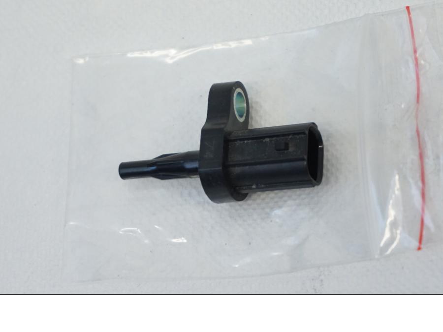 Framsidan på Luftburksensor från en Kawasaki VN 900 -2006 motorcykel.