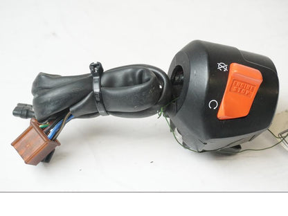 Baksidan på <p>Styrelreglage höger från Honda CB 600 Hornet 2003.</p>

<p>Pigg avbruten för att fästa reglaget i styret.</p> motorcykel.