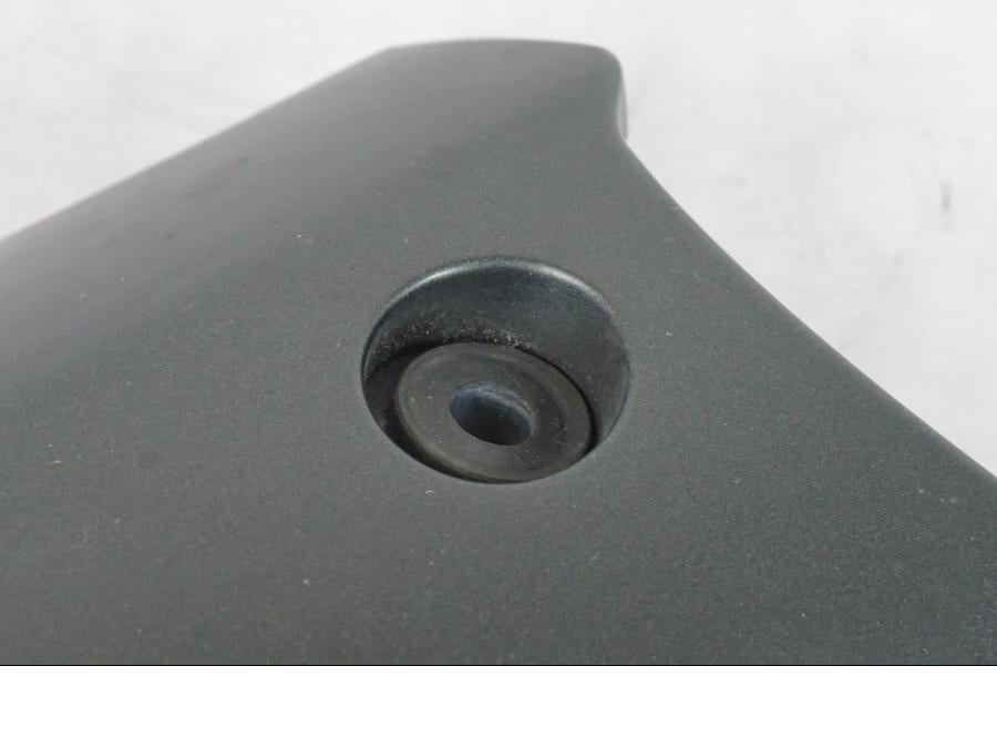 Höger sida på Magkåpa från en Suzuki GSX-S 1000 -2017 motorcykel.