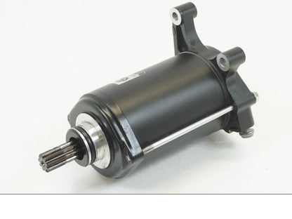 Baksidan på Startmotor från en BMW R 1200 GS -2018 motorcykel.