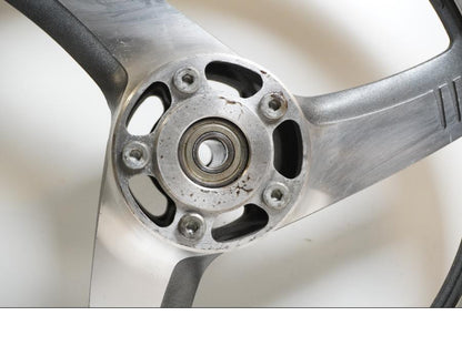 Extrabild3 på Fälg från en Suzuki VZ 800 -2002 motorcykel.