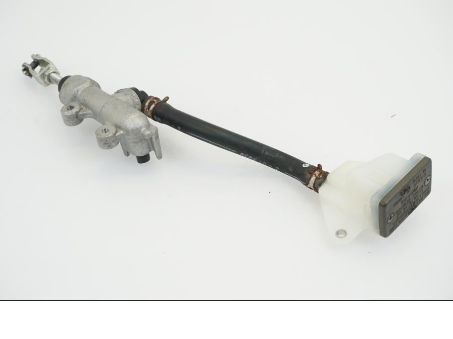 Höger sida på Bromshuvudcylinder från en Suzuki GSX 1300 R -2010 motorcykel.