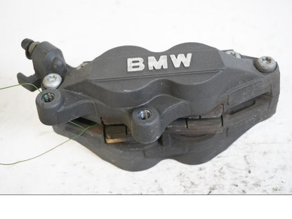 Baksidan på Bromsok från en BMW K 1200 R -2006 motorcykel.