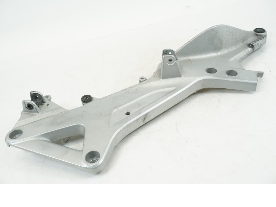 Snett uppifrån på Fotpinnefäste från en Honda ST 1300 -2002 motorcykel.