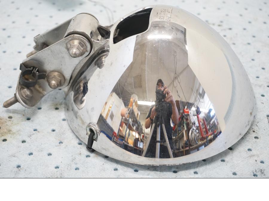 Framsidan på Strålkastarhus från en Yamaha XVS 1100 -2000 motorcykel.