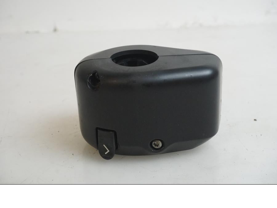 Baksidan på Styrelreglage från en Indian Chieftain Dark Horse -2019 motorcykel.