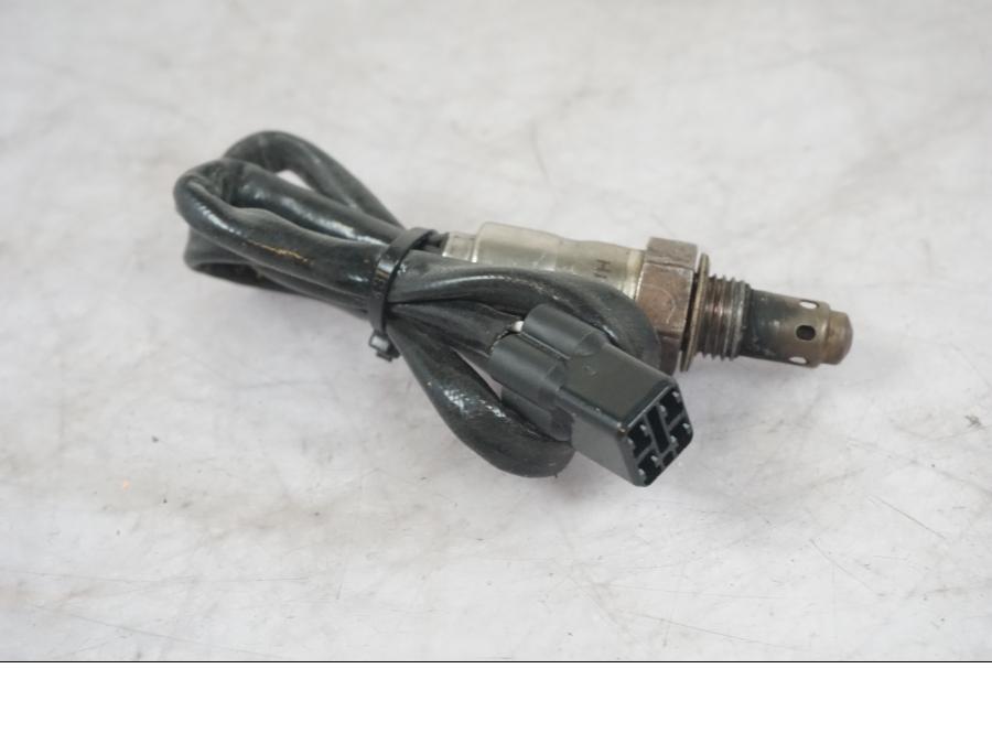 Höger sida på Lambdasond från en KTM 1290 Super Adventure S -2022 motorcykel.