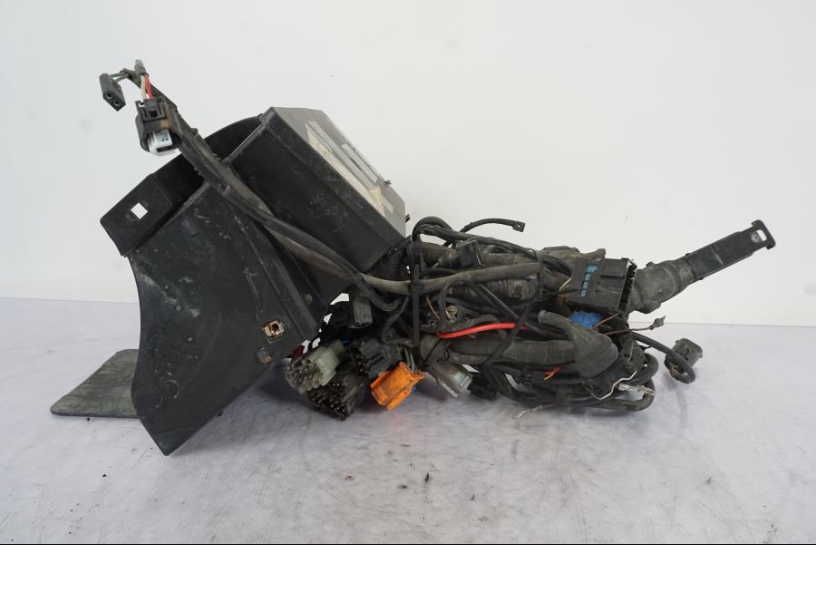 Vänster sida på Kabelstam från en BMW R 1150 GS -2002 motorcykel.