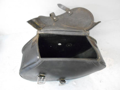 Snett nerifrån på Sidoväska från en Kawasaki VN 1600 Mean Streak -2007 motorcykel.