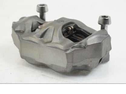 Höger sida på Bromsok från en Triumph Speed Triple -2021 motorcykel.