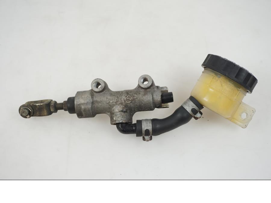 Vänster sida på Bromshuvudcylinder från en Kawasaki VN 1500 Classic Tourer -2002 motorcykel.