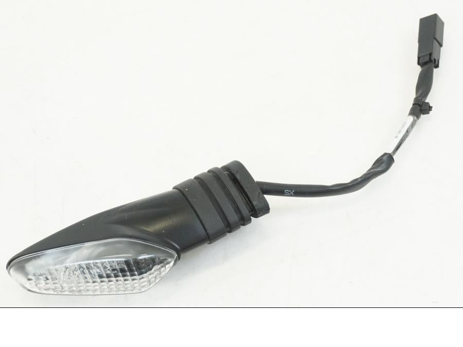 Framsidan på Blinkers LED från en Ducati Streetfighter V4 -2020 motorcykel.