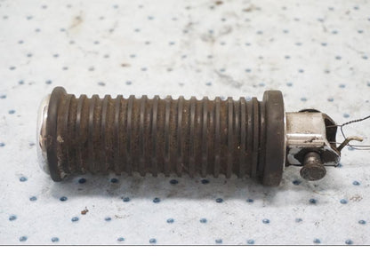 Framsidan på Fotpinne från en Kawasaki EN 500 -1999 motorcykel.