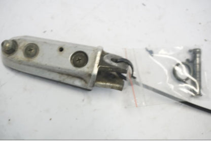 Vänster sida på Fotpinne från en Suzuki DL 1000 -2003 motorcykel.