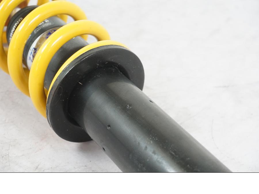 Höger sida på Stötdämpare från en BMW R 1100 S -2001 motorcykel.