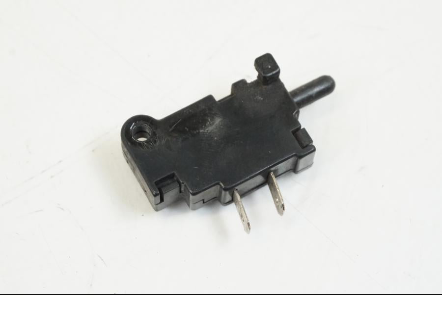 Framsidan på Bromsljuskontakt från en Yamaha YZF 1000 R1 -2009 motorcykel.