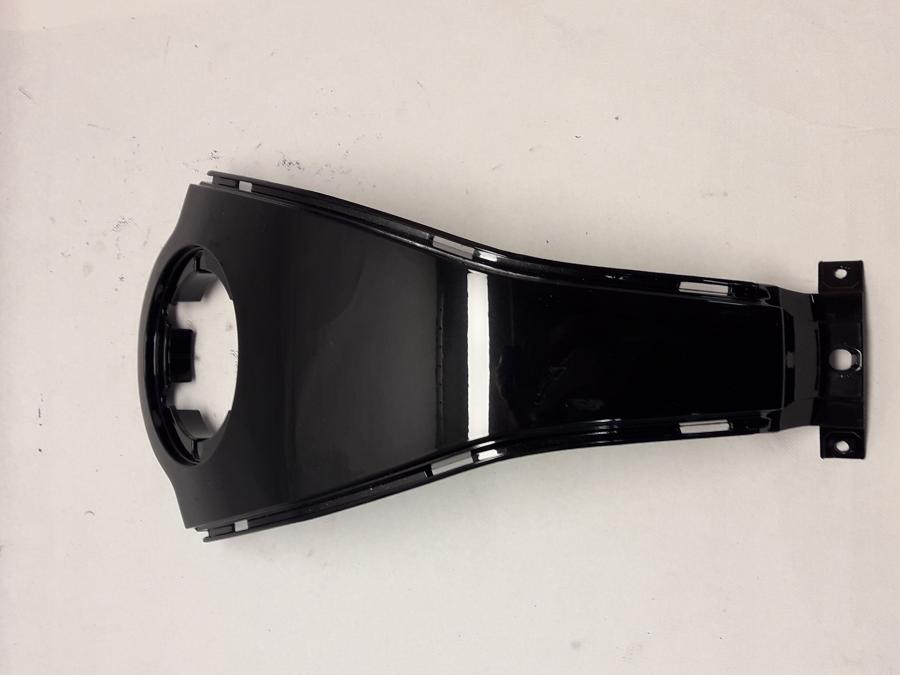 Framsidan på Bensintankskåpa från en BMW K 1300 S -2014 motorcykel.