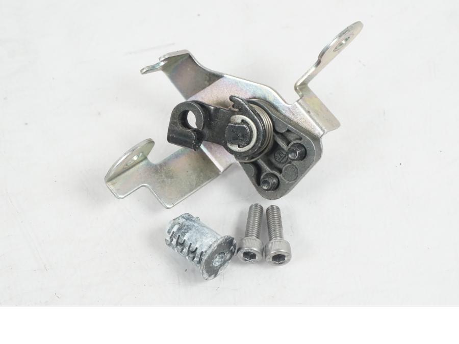 Höger sida på Låssats från en Kawasaki Z 1000 -2008 motorcykel.